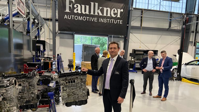 Automotive NewsPhiladelphia Catholic high school opens 3-year technician training academyThe 3-year automotive academy at Father Judge High School in Philadelphia celebrated its grand opening in May as its 24-student inaugural….1 day ago