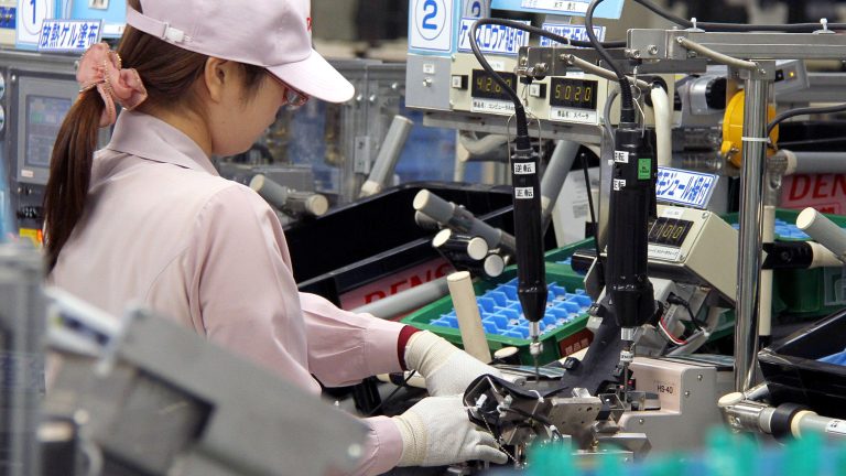 Automotive NewsToyota overhauls supply chain process, gives 52-week forecasts instead of 13-weekToyota Motor North America replaced 75 labor-intensive spreadsheets with consolidated, cloud-based forecasting tools expected to be more….16 hours ago