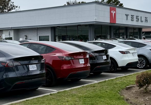Automotive NewsU.S. EV registration slump continues in May with 5.9% decline despite automaker, government discountsTwo straight months of falling registrations show a difficult market for EVs, even before the 00 EV tax incentive expires Sept. 30..1 day ago